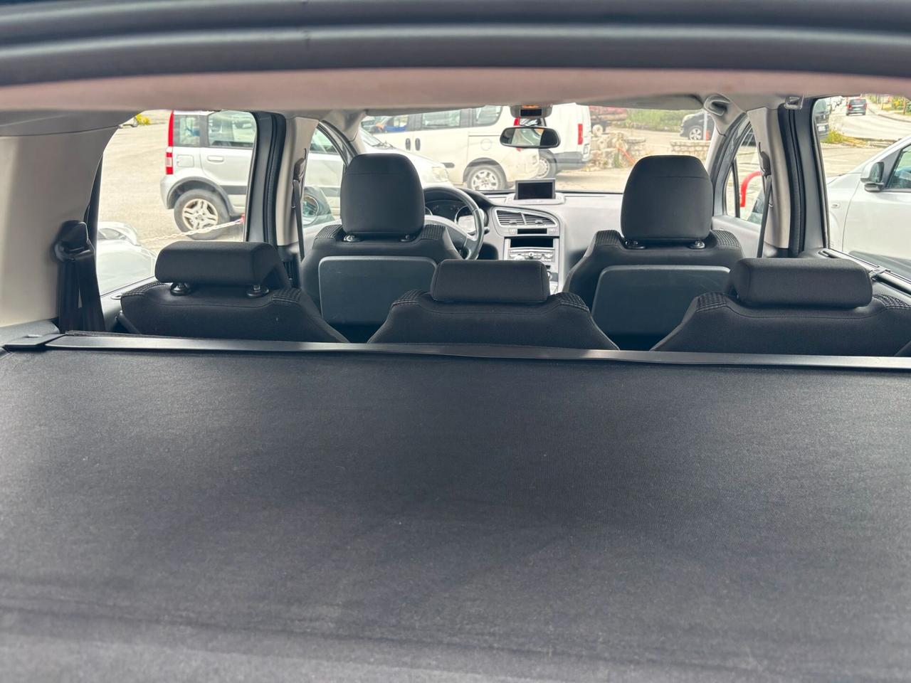Peugeot 5008 1.6 HDi 112CV Premium 7 POSTI