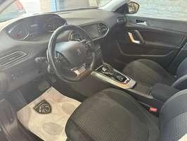 Peugeot 308 BlueHDi 130 S&S EAT 8 Business automatica