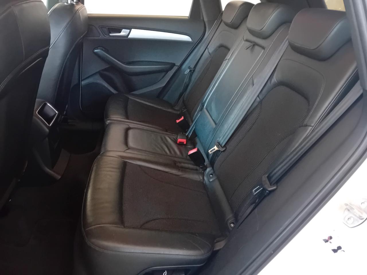 Audi Q5 2.0 TDI 170 CV quattro S-Line interno e esterno