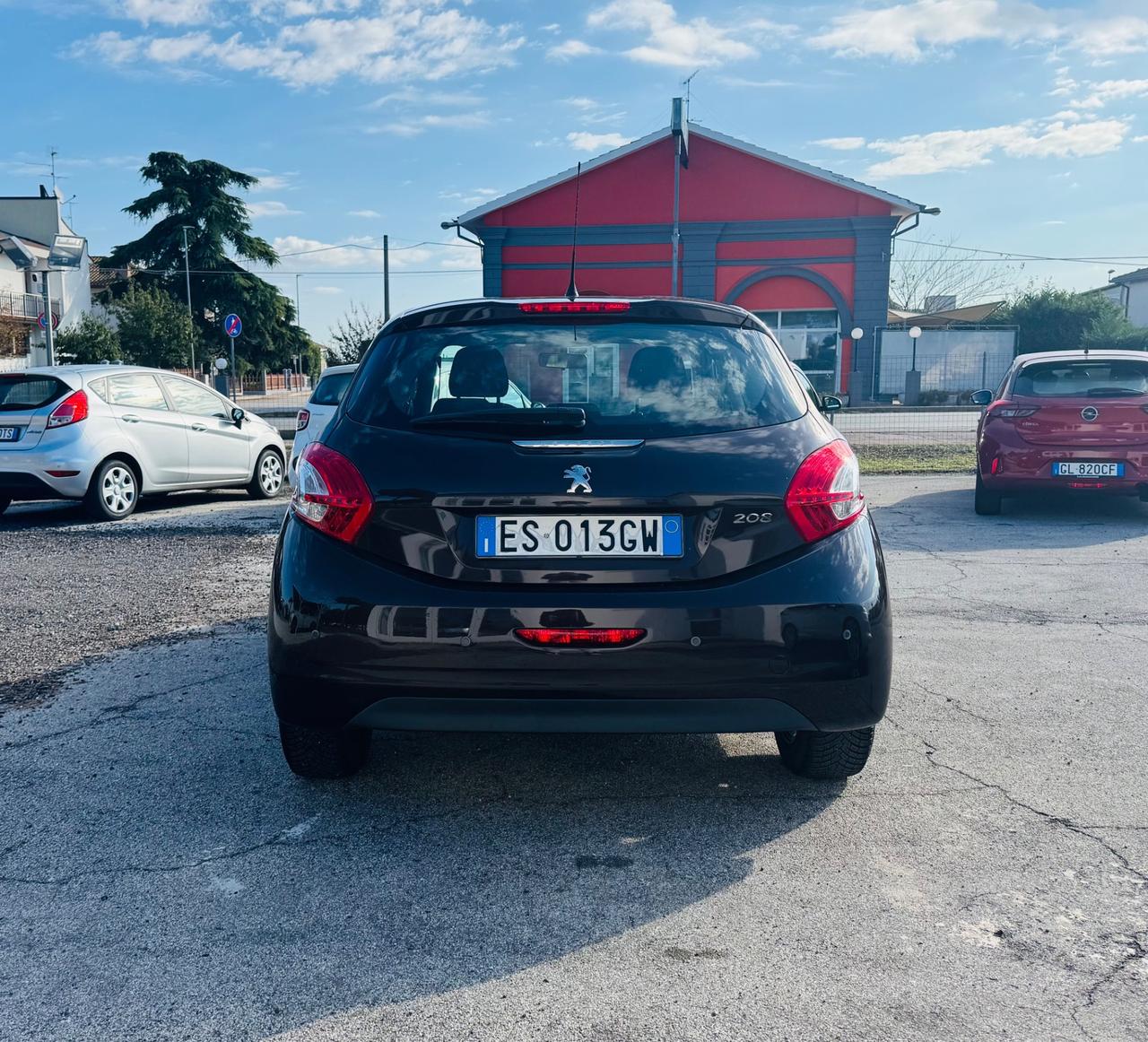 Peugeot 208 1.4 HDi 68 CV 5 porte Allure