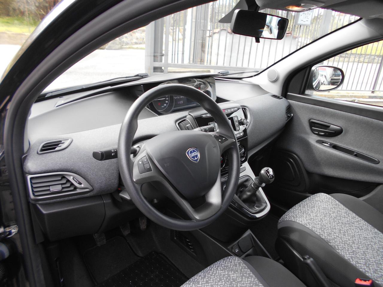 Lancia Ypsilon 1.2 69 CV 5 porte GPL Ecochic Elefantino Blu