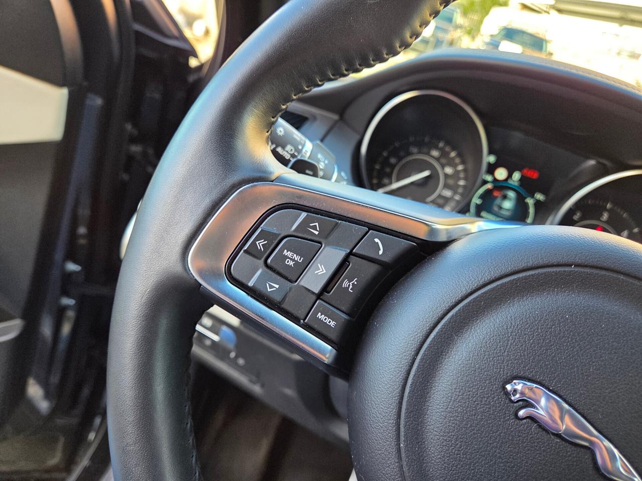 Jaguar E-Pace 2.0D 180 CV AWD aut. R-Dynamic S