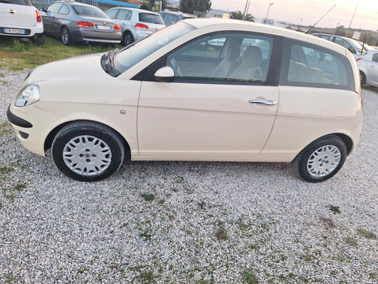 Lancia Ypsilon 1.3 Multijet 16V Platino NEOPATENTATI BASSI €4