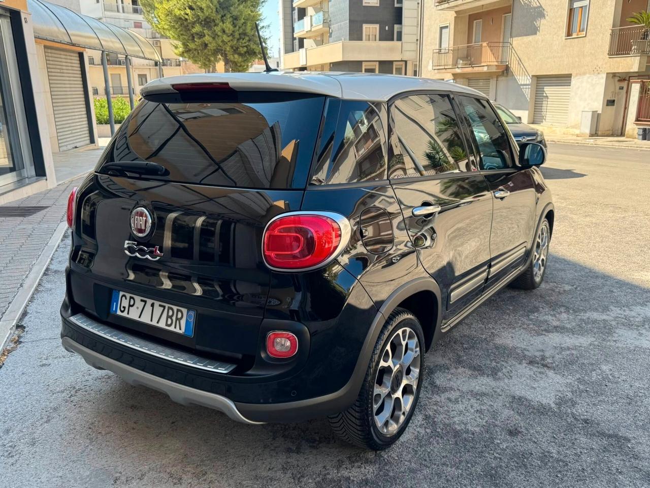 FIAT 500L TREKKING BI-COLORE 1.6 MJ 120 CV. NAVI+CERCHI