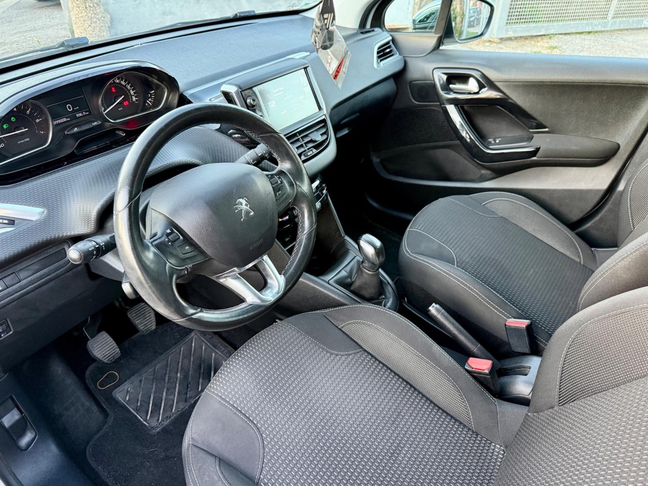 Peugeot 208 1.2i 82CV Allure 99.000Km NEOPATENTATI