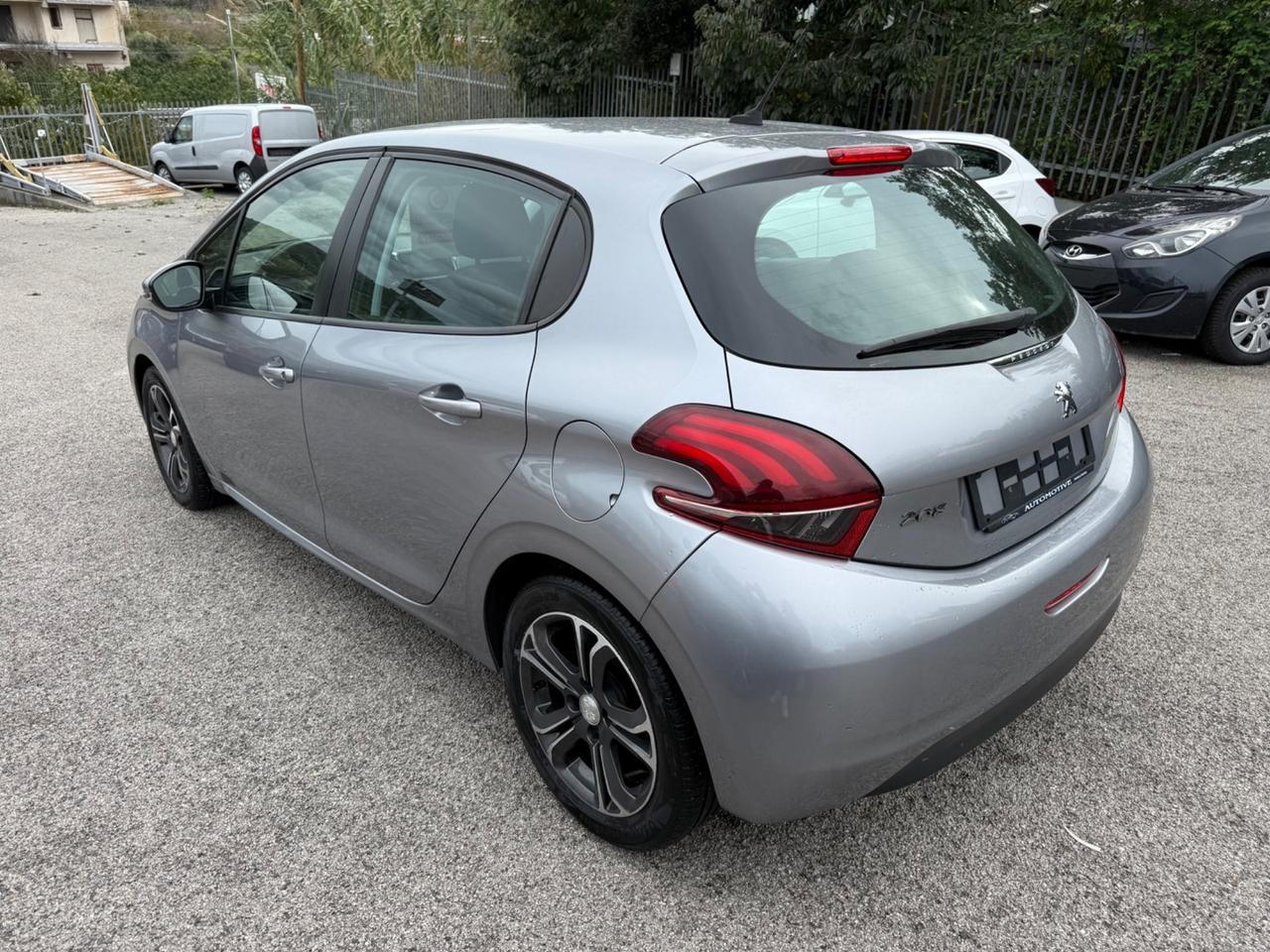 Peugeot 208 BlueHDi 100 S&S 5 porte Active