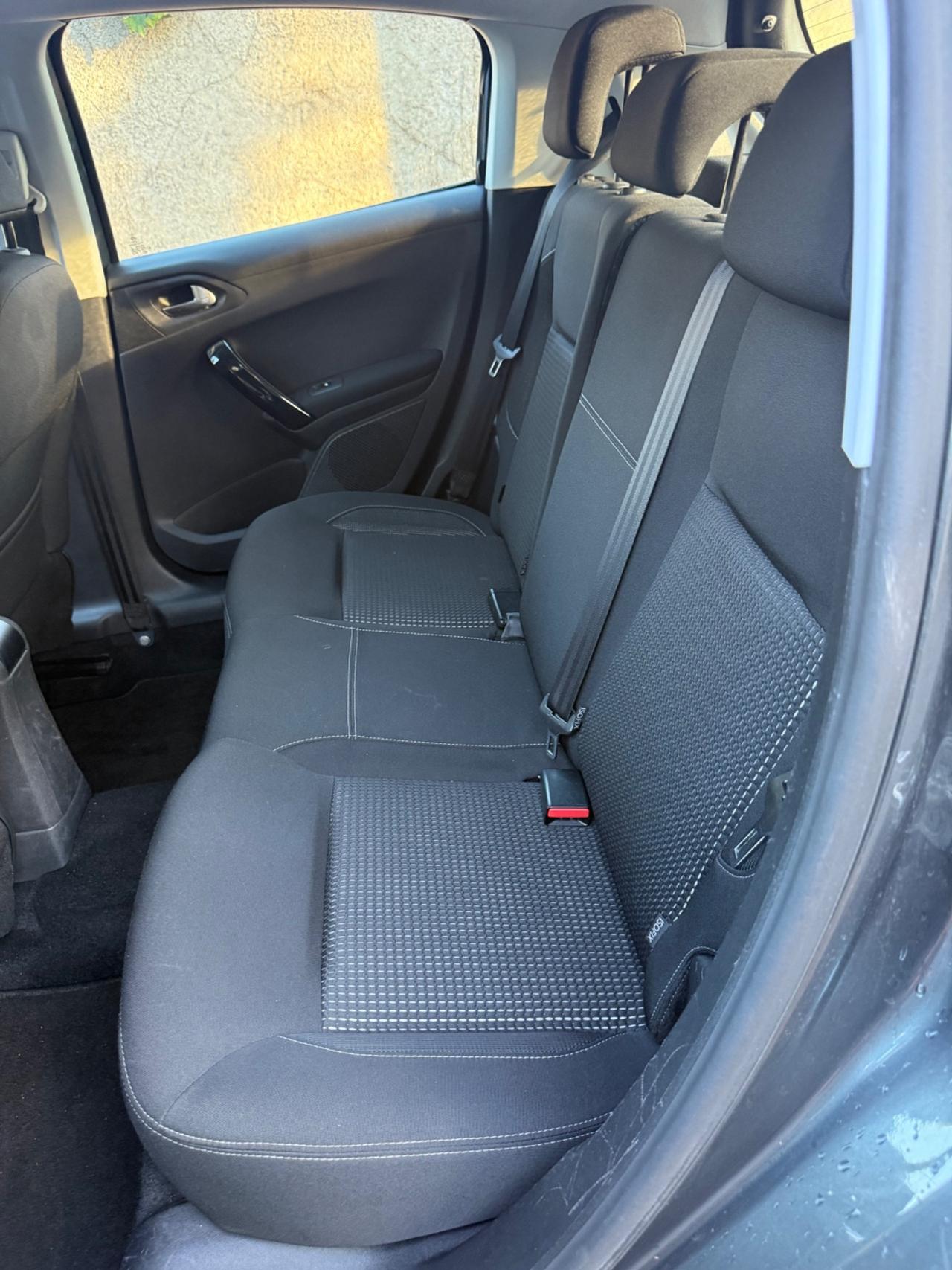 Peugeot 208 BlueHDi 100 5 porte Allure