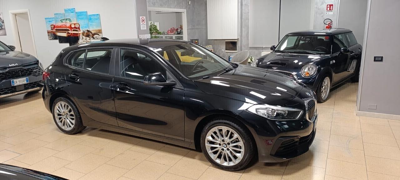 Bmw 118 118d 5p. Business Advantage