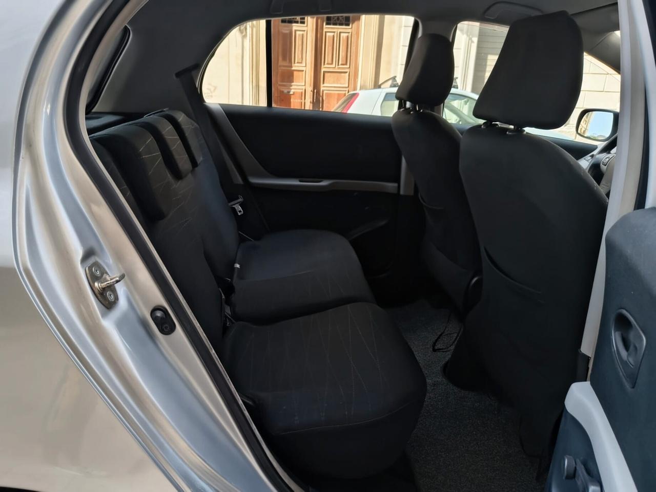 Toyota Yaris 1.0 5 porte