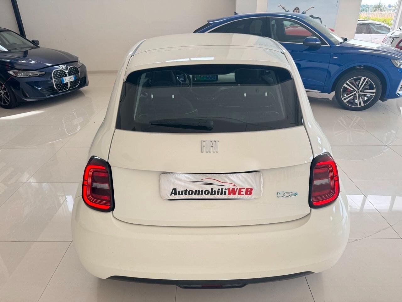 Fiat 500 500e Berlina 42 kWh La Prima