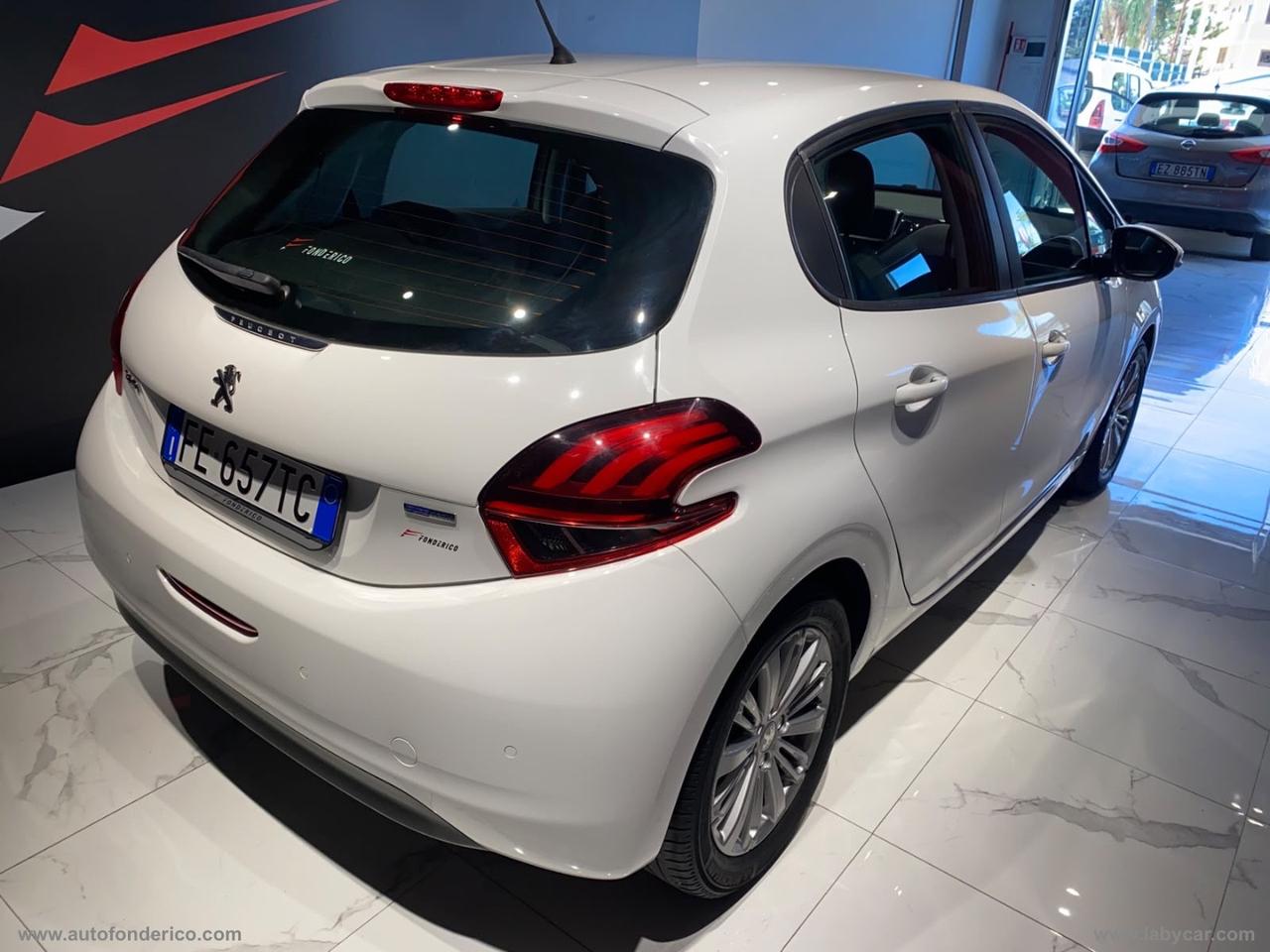 PEUGEOT 208 PureTech 82 5p. Allure