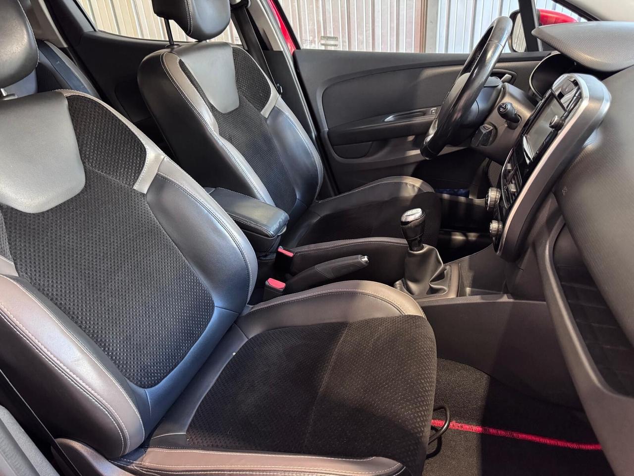 Renault Clio Energy intens euro 6 con gancio di traino