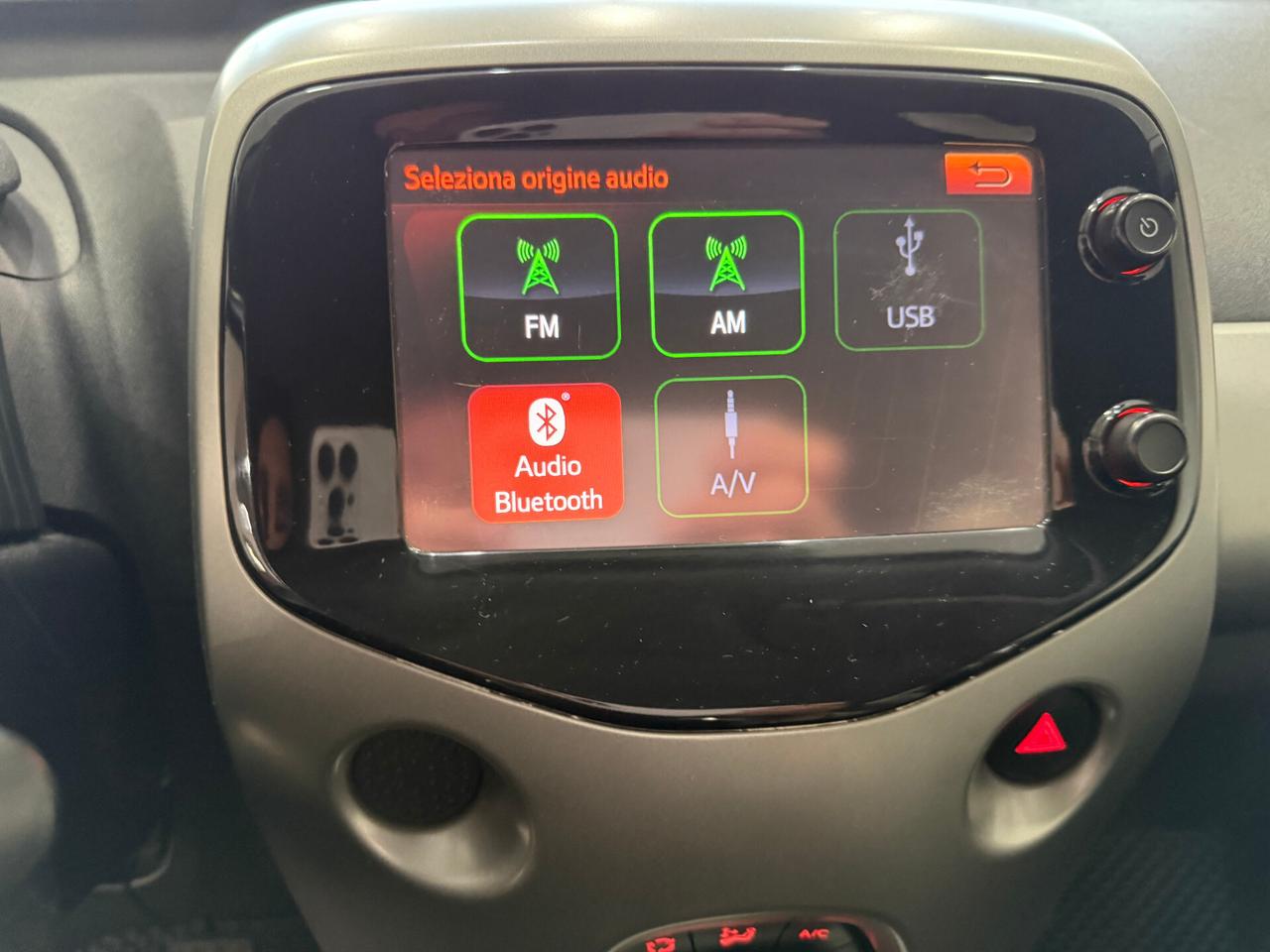 Toyota Aygo 1.0 VVT-i 69 CV 5 porte x-cite Neopatentati