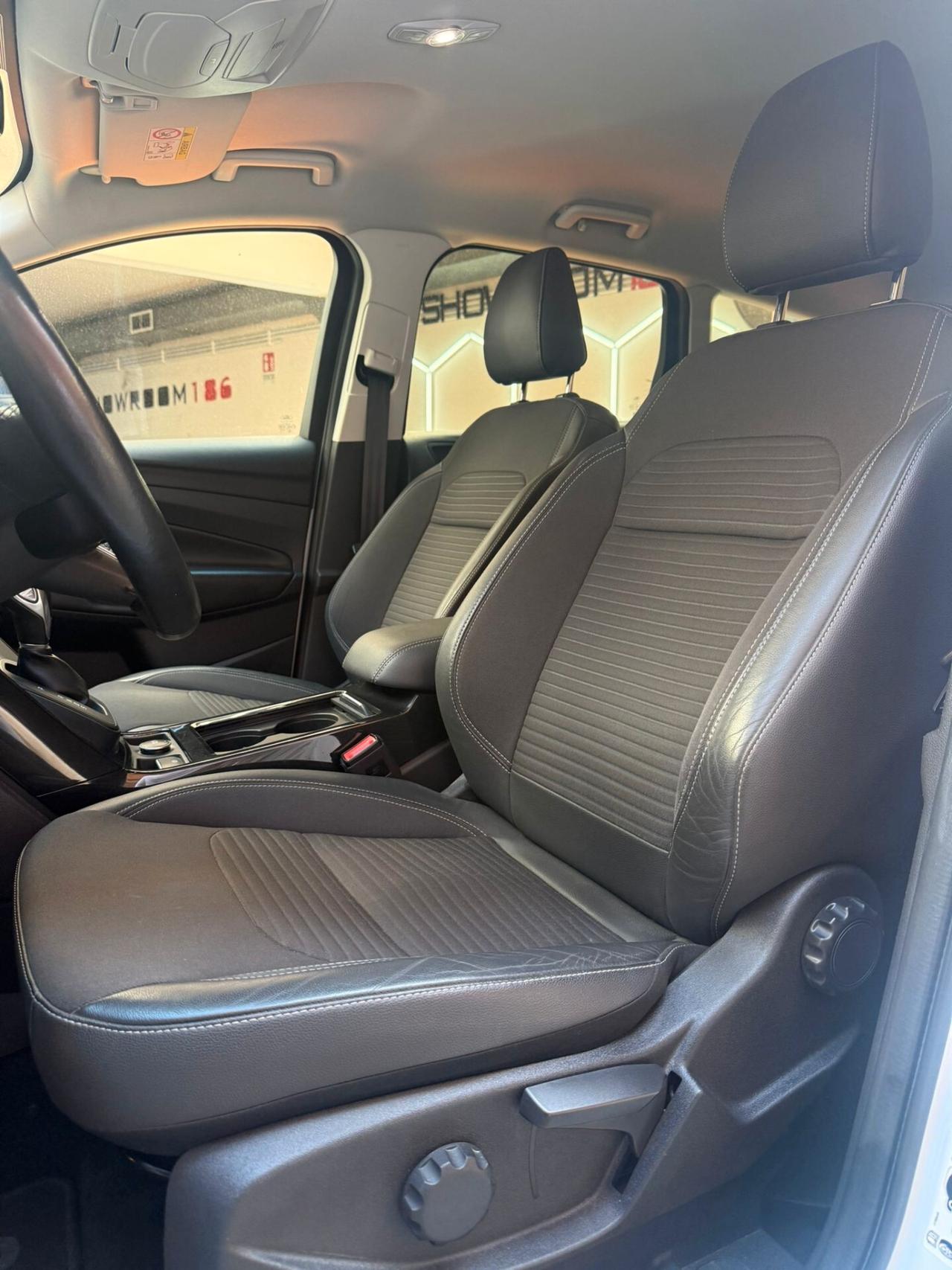 Ford Kuga 1.5 TDCI 120 CV S&S 2WD Powershift Edition