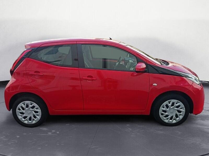 Toyota Aygo II 2018 5p 5p 1.0 x-business 72cv