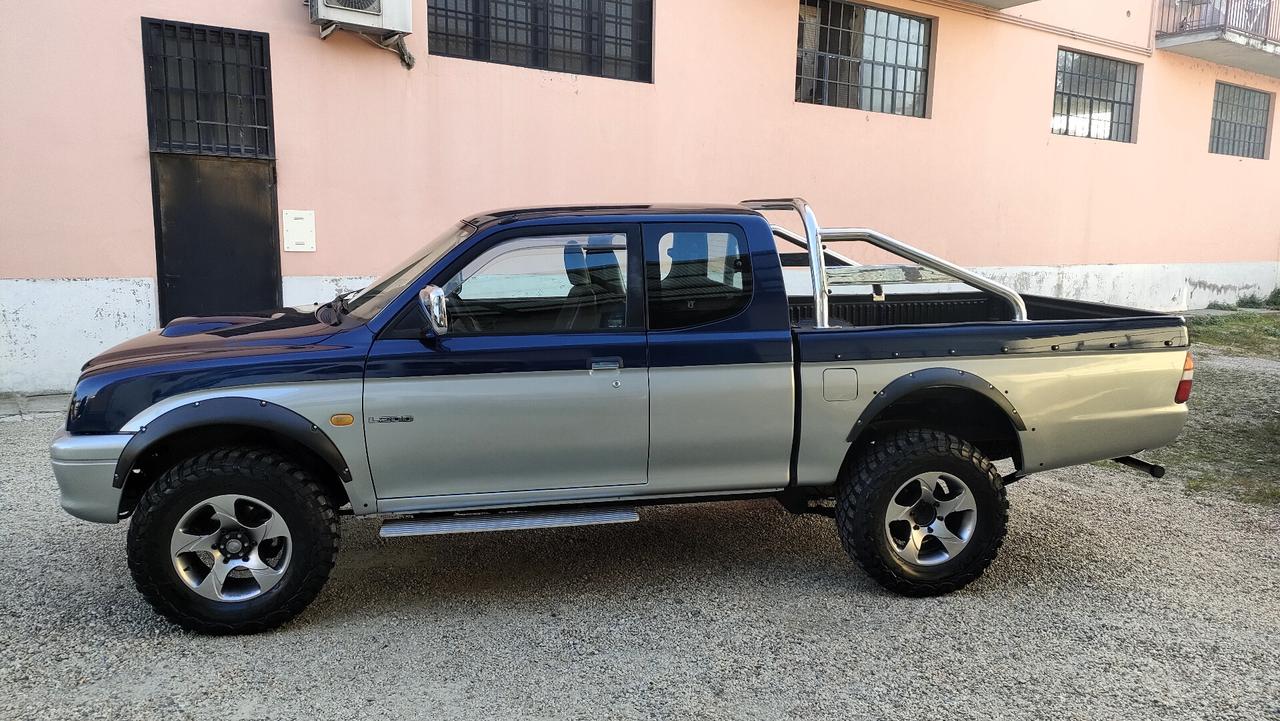 Mitsubishi L200 2.5 TDI 4WD Club Cab GLS Targ.