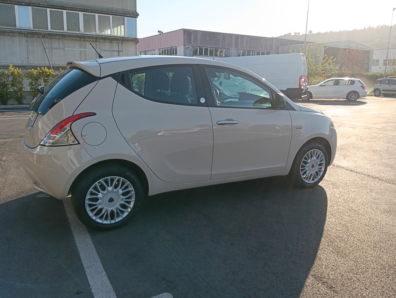 Lancia Ypsilon 1.2 69 CV 5 porte GPL Ecochic Silver