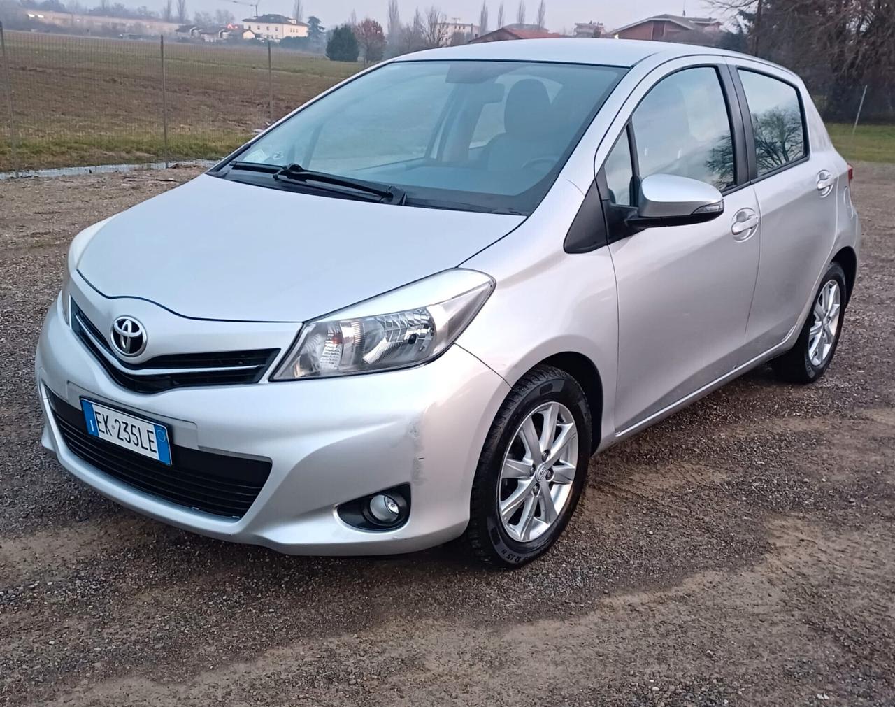 Toyota Yaris 1.3 5 porte Lounge