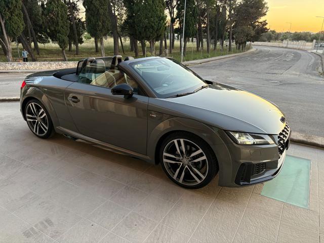 AUDI TT Roadster 40 2.0 TFSI S tronic S line
