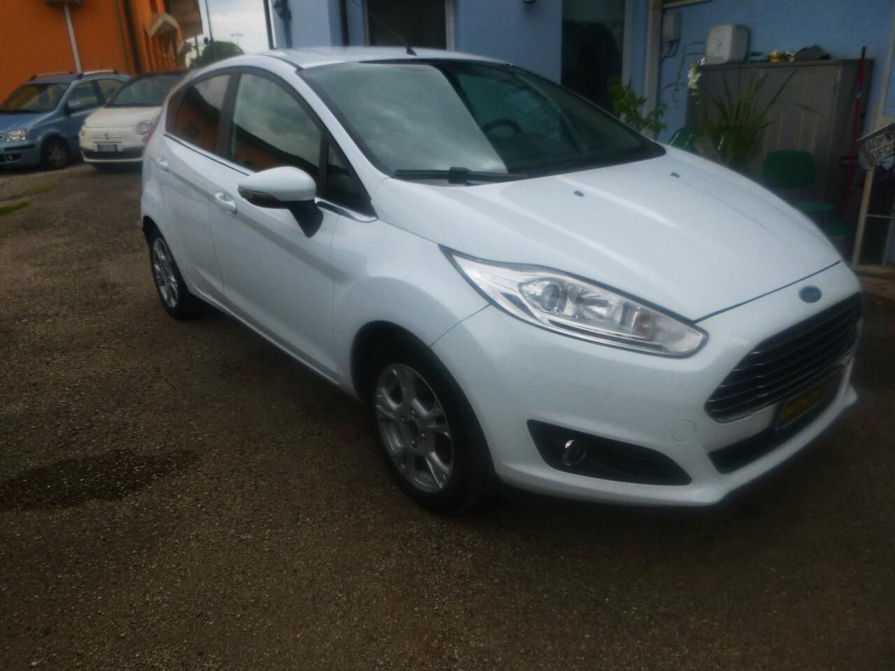 Ford Fiesta 1.5 TDCi 75CV 5 porte Titanium.NEOPATENTATI