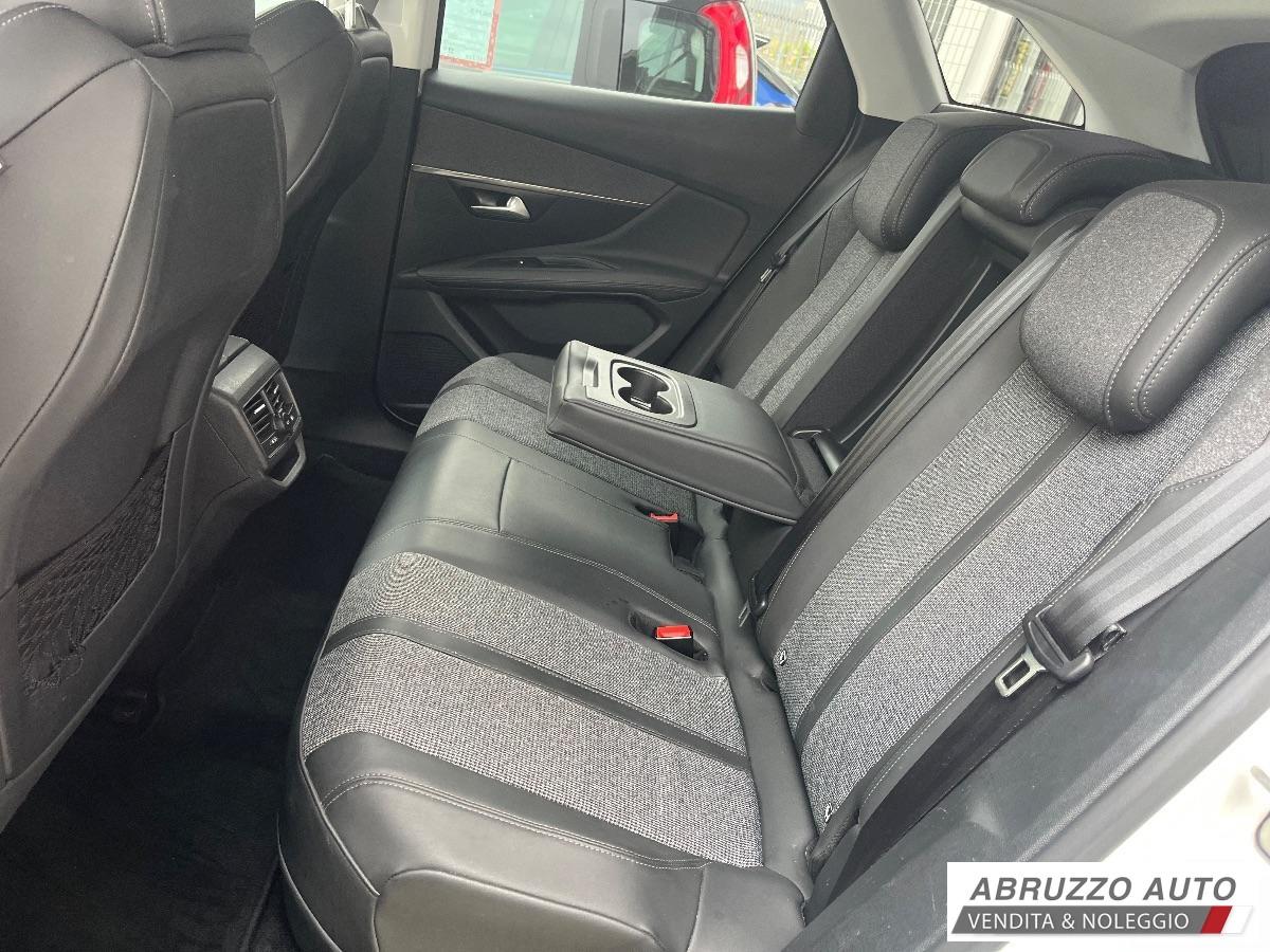 PEUGEOT 3008 Hybrid 225 e-EAT8 Allure VENDUTA