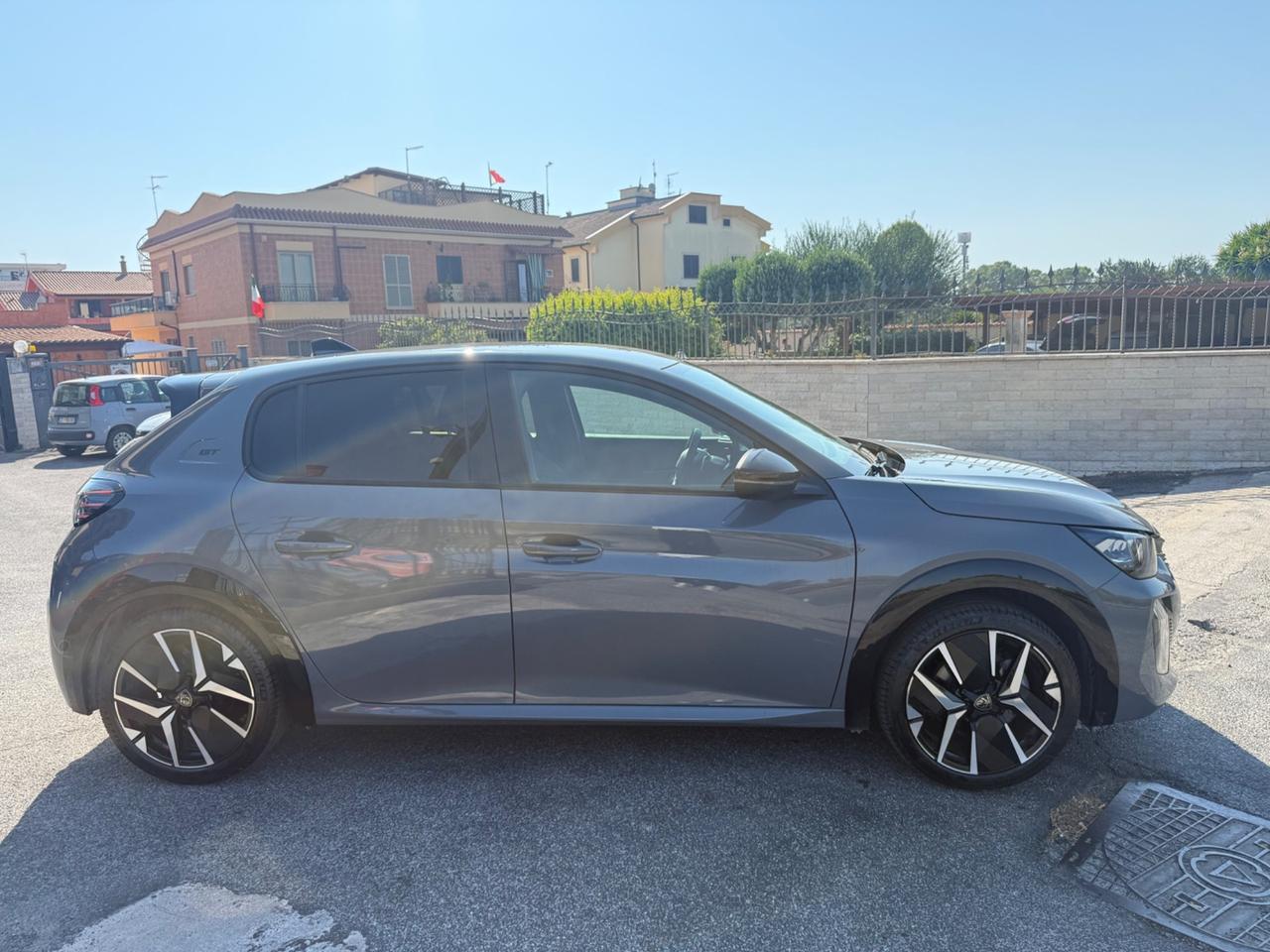 Peugeot 208 Hybrid 145 e-DCS6 GT Grigio Selenium