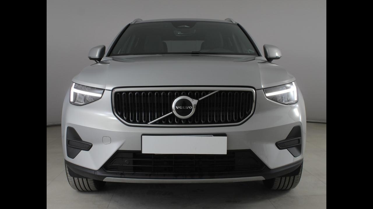 VOLVO XC40 Core B3 AUT