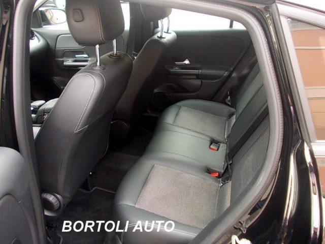 MERCEDES-BENZ GLA 200 d 57.000 KM AUTOMATICA BUSINESS EXTRA