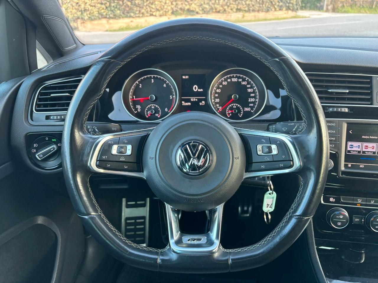 Volkswagen Golf 2.0 TDI 5p. R LINE BlueMotion Technology