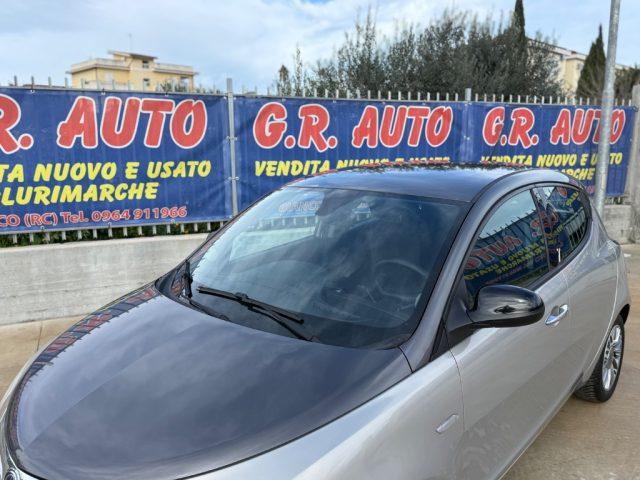 LANCIA Ypsilon 1.2 69 CV 5 porte Gold BICOLOR