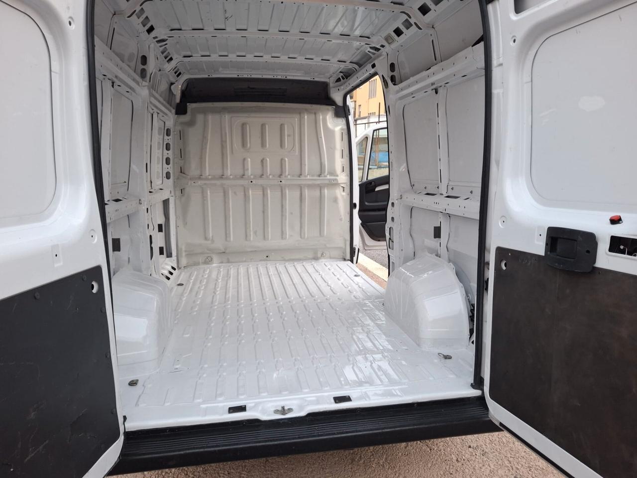 Peugeot Boxer L2H2 2.2 BlueHDi 140cv