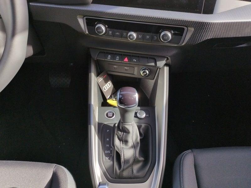 Audi A1 A1 allstreet 30 TFSI S tronic Identity Contrast