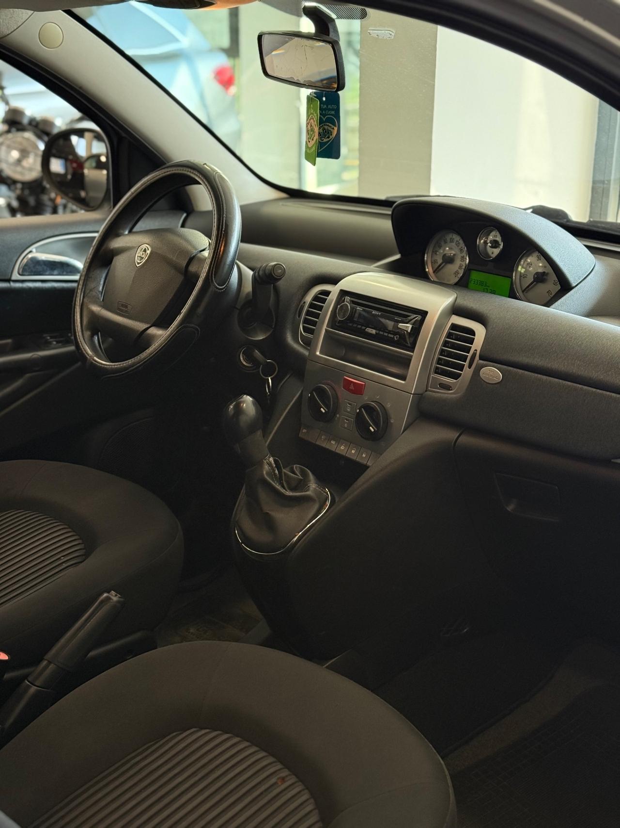 Lancia Ypsilon 1.3 MJT 75 CV Elle