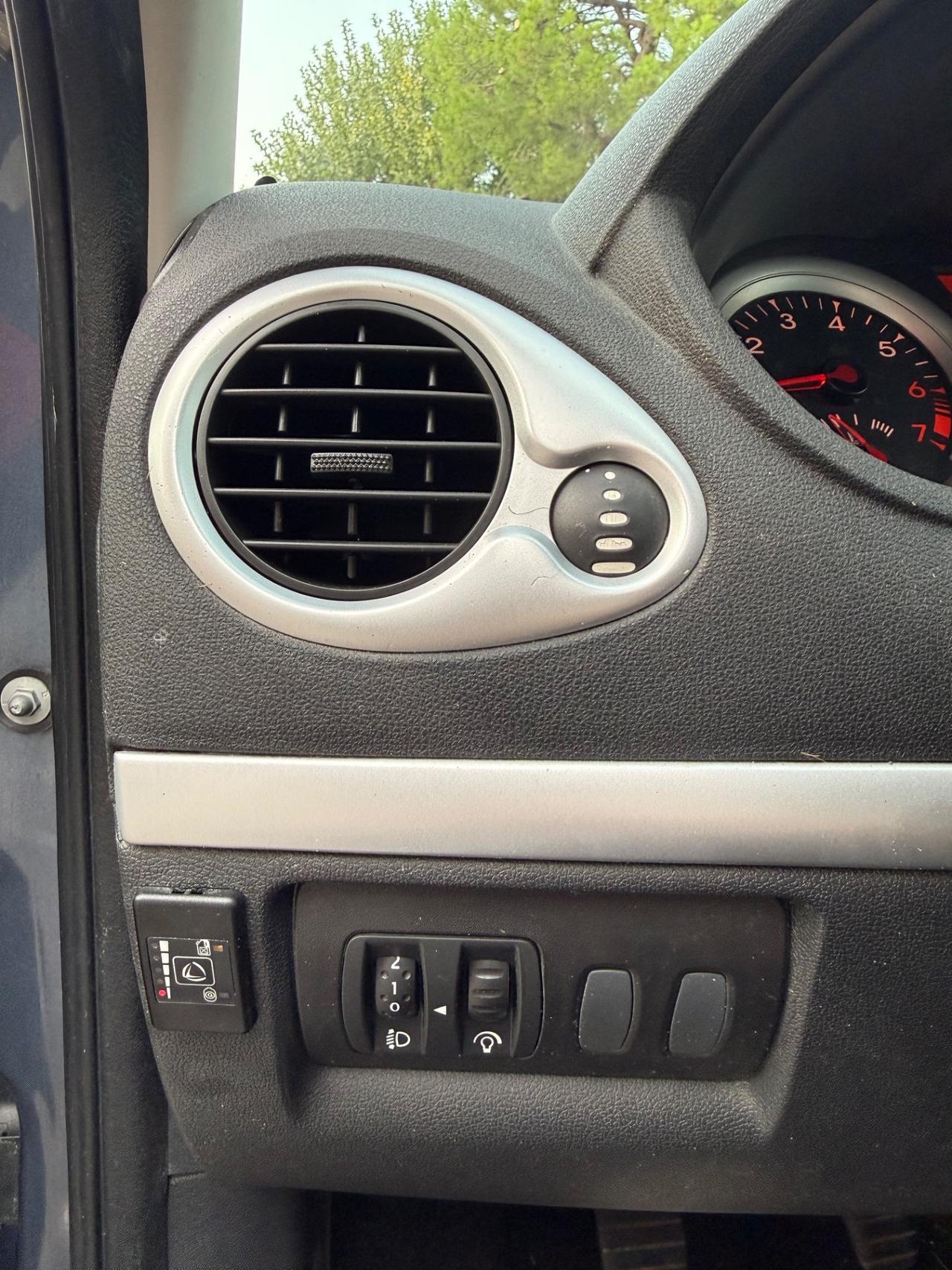 Renault Clio 1.2 16V 5 porte GPL Dynamique