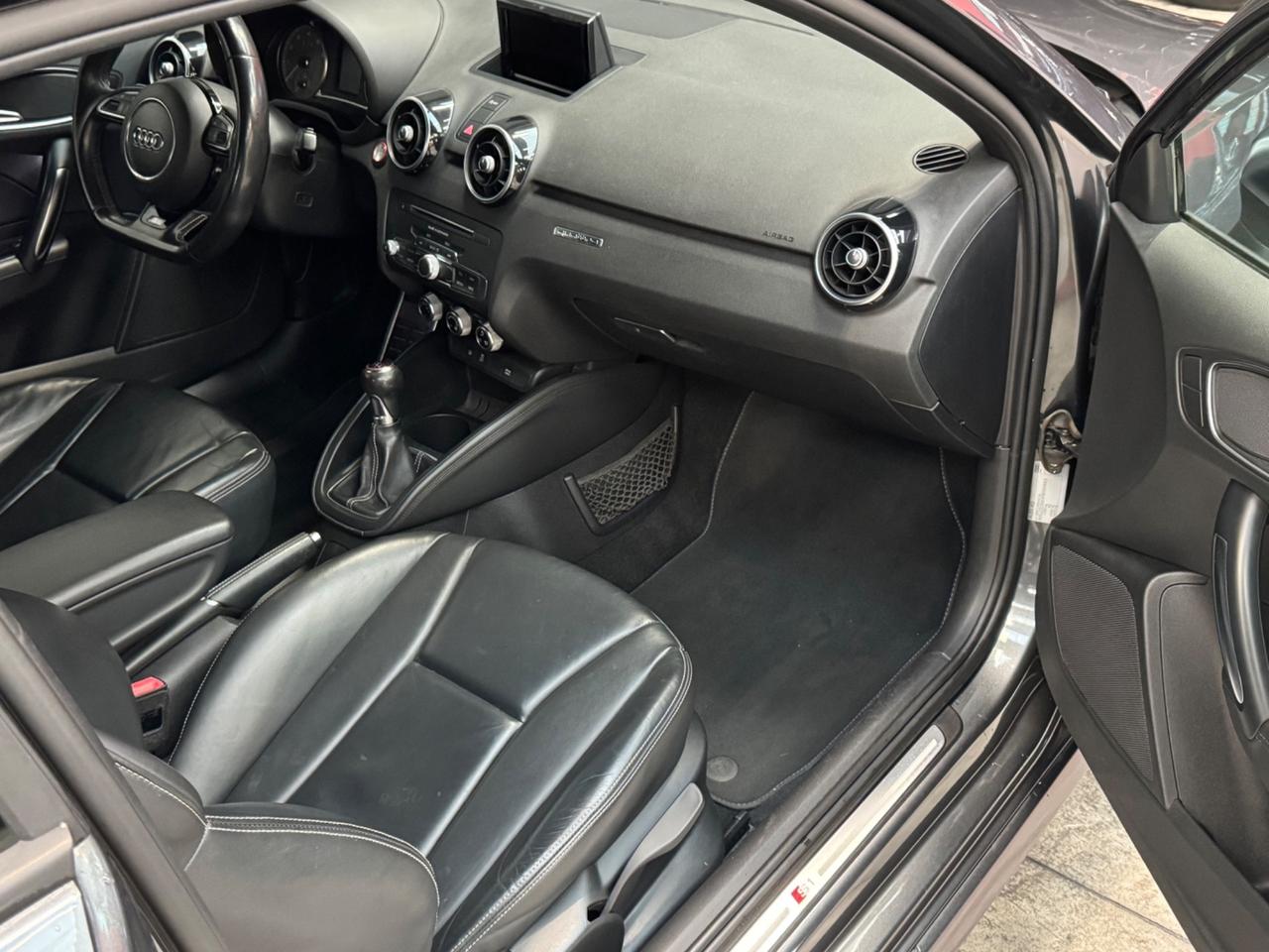 Audi A1 S1 2.0 TFSI quattro