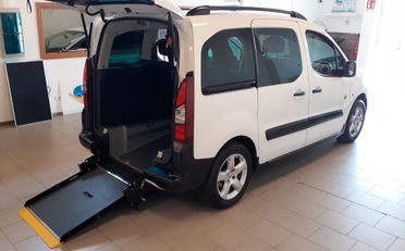 Peugeot Partner trasporto disabili pianale ribassato