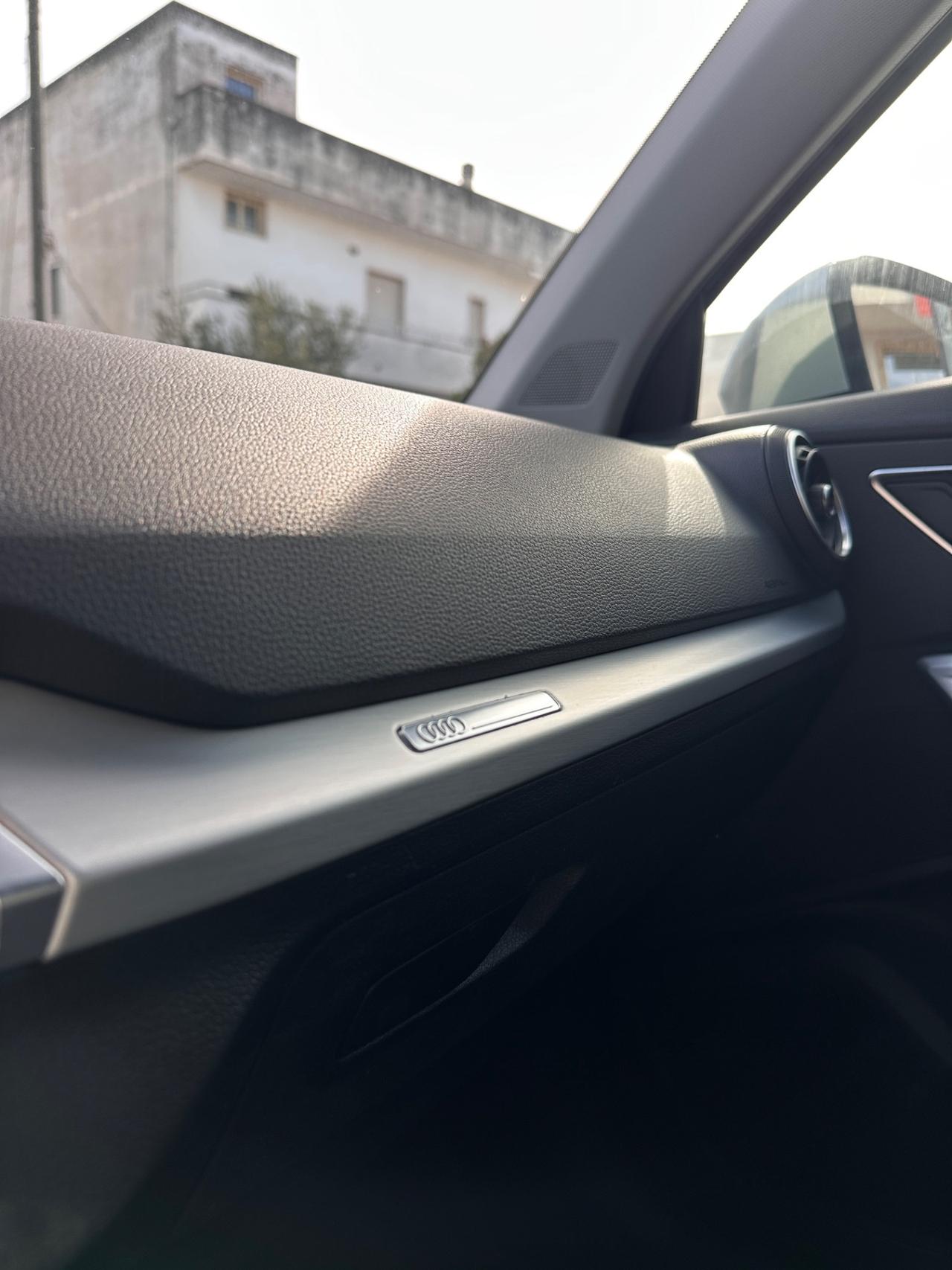 Audi Q2 1.6 TDI Sport-2018 LED/17"/NAVI