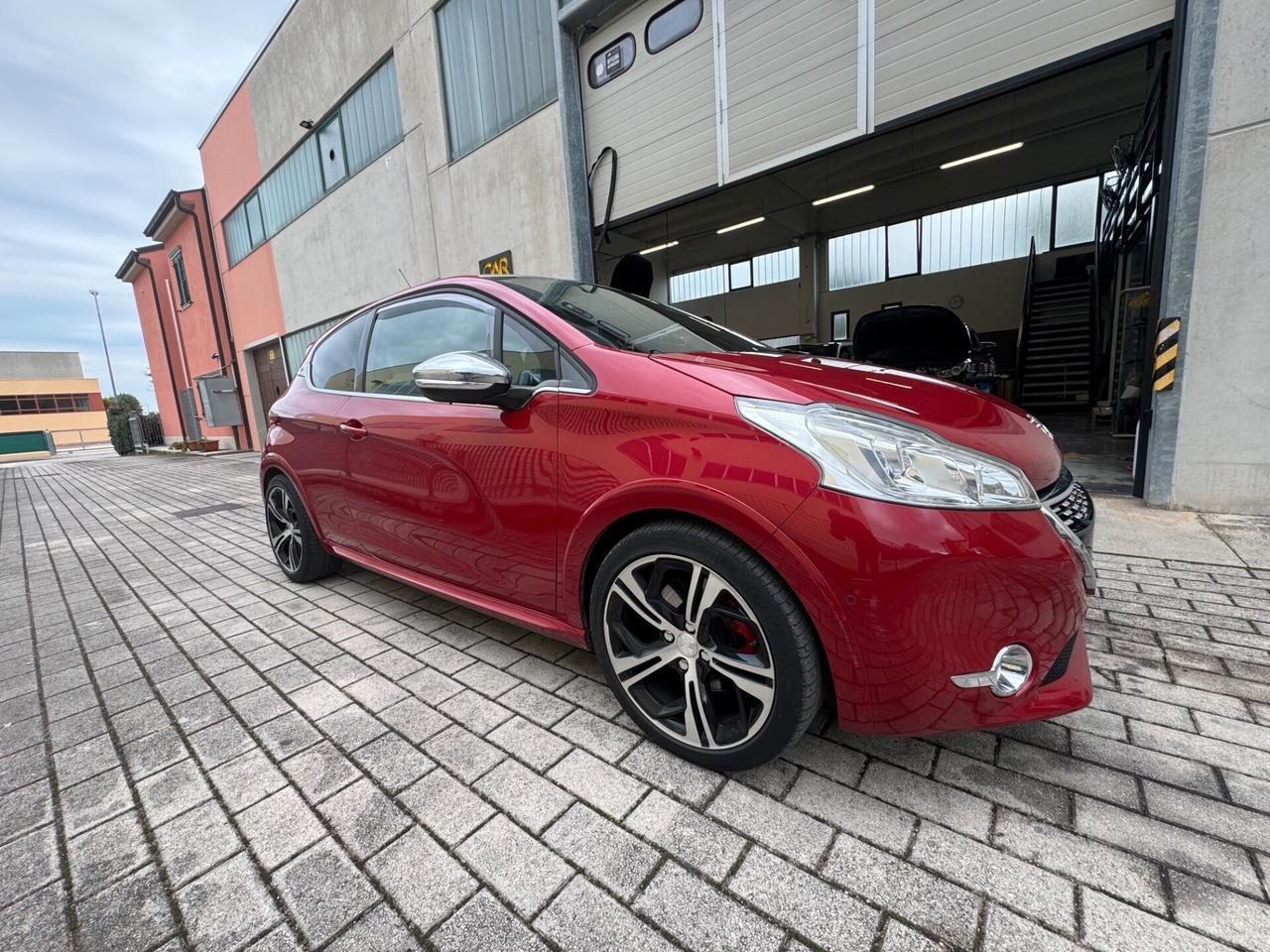 Peugeot 208 1.6 THP 200 CV 3 porte GTi