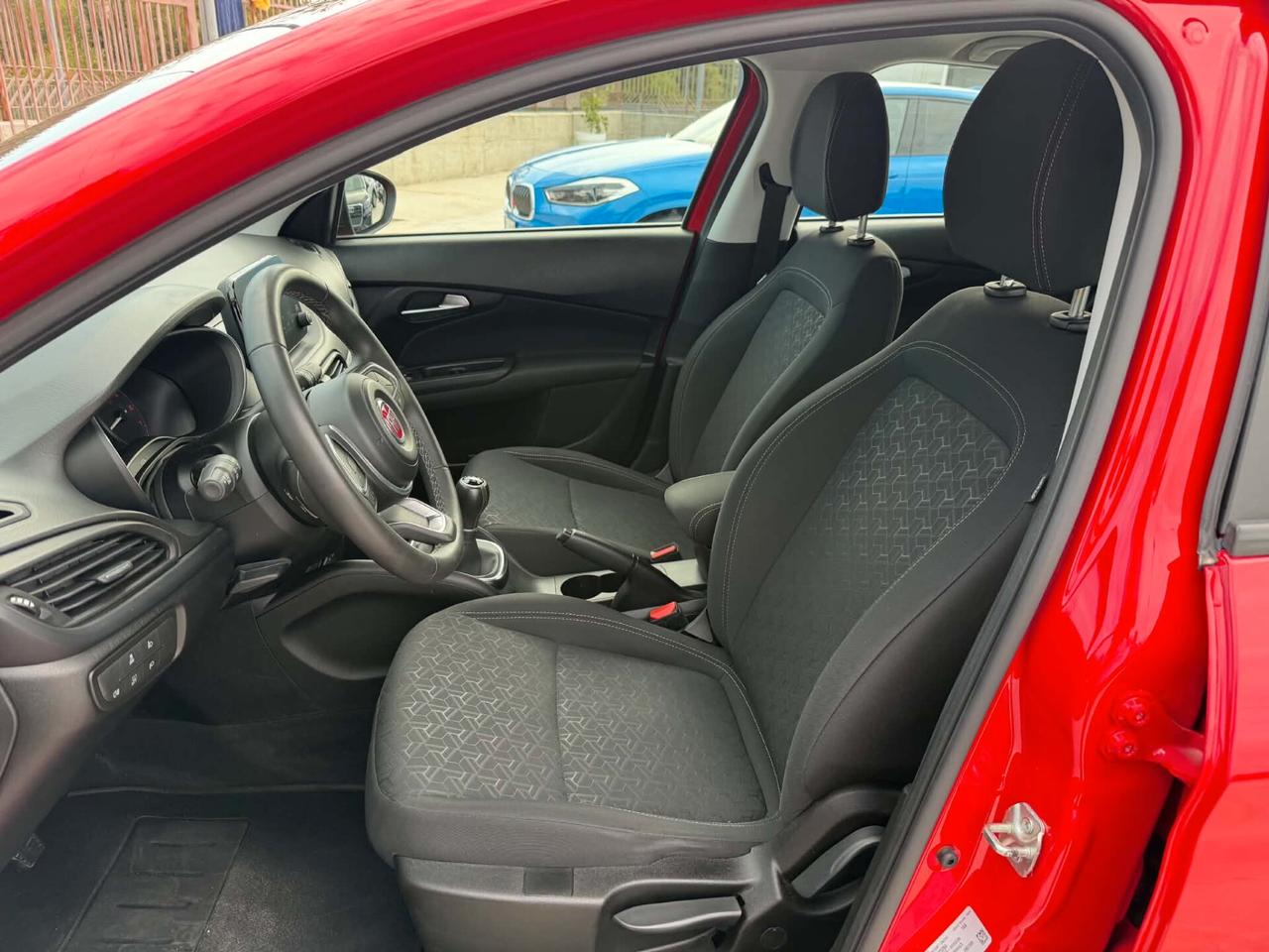 Fiat Tipo 1.3 Mjt 95CV CITY CROSS RETRO CARPLAY