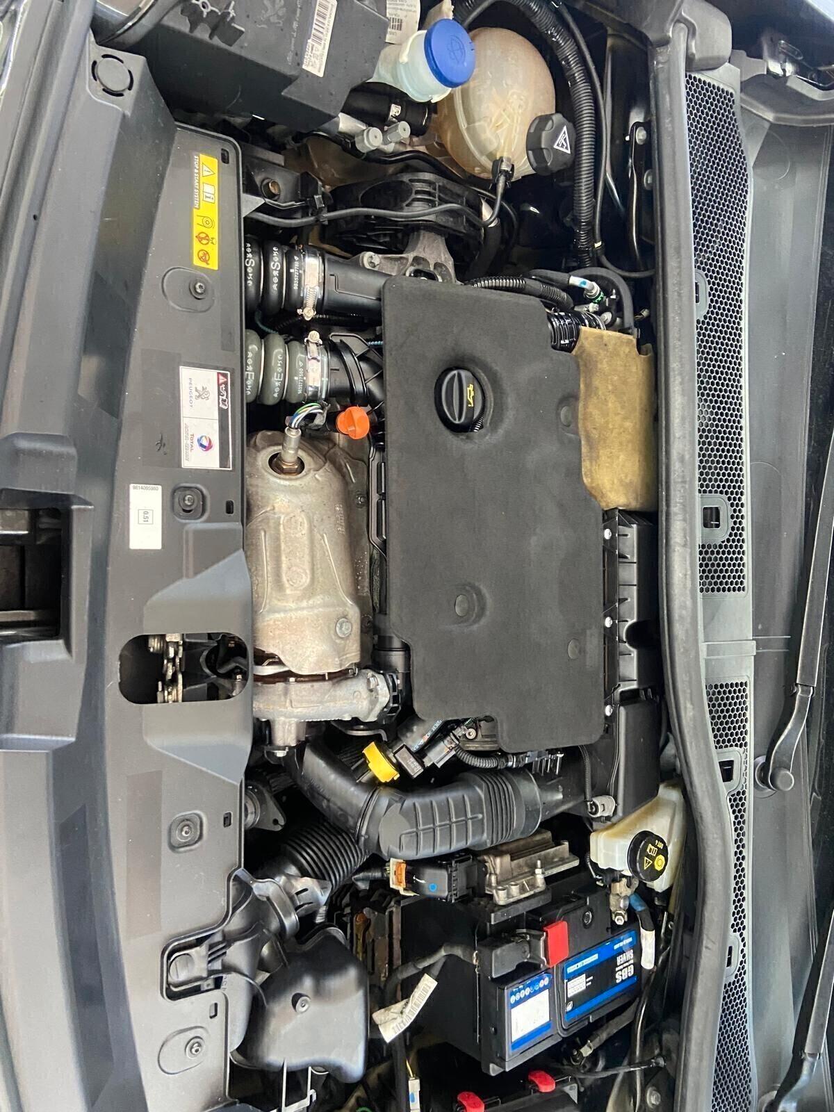 Peugeot 2008 BlueHDi 130 S&S EAT8 GT