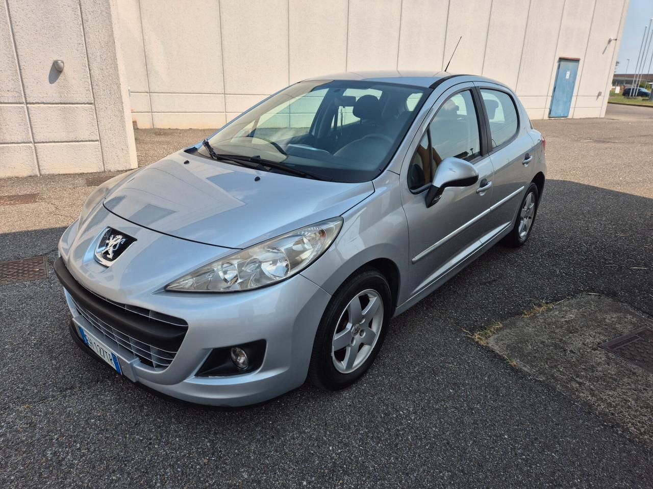 Peugeot 207 1.4 8V 75CV 5p EURO 5