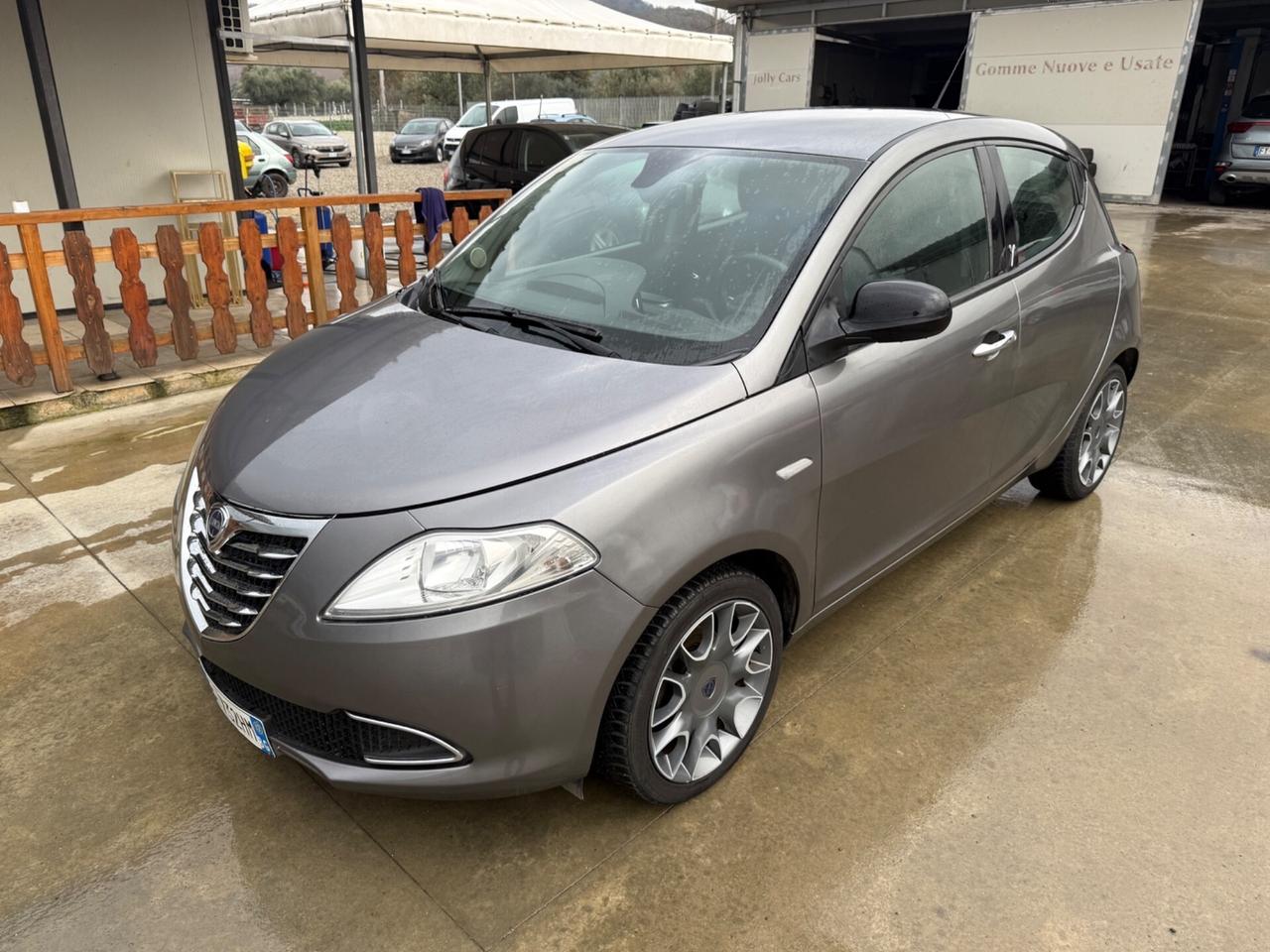 Lancia Ypsilon 1.3 MJT 95 CV 5 porte Platinum