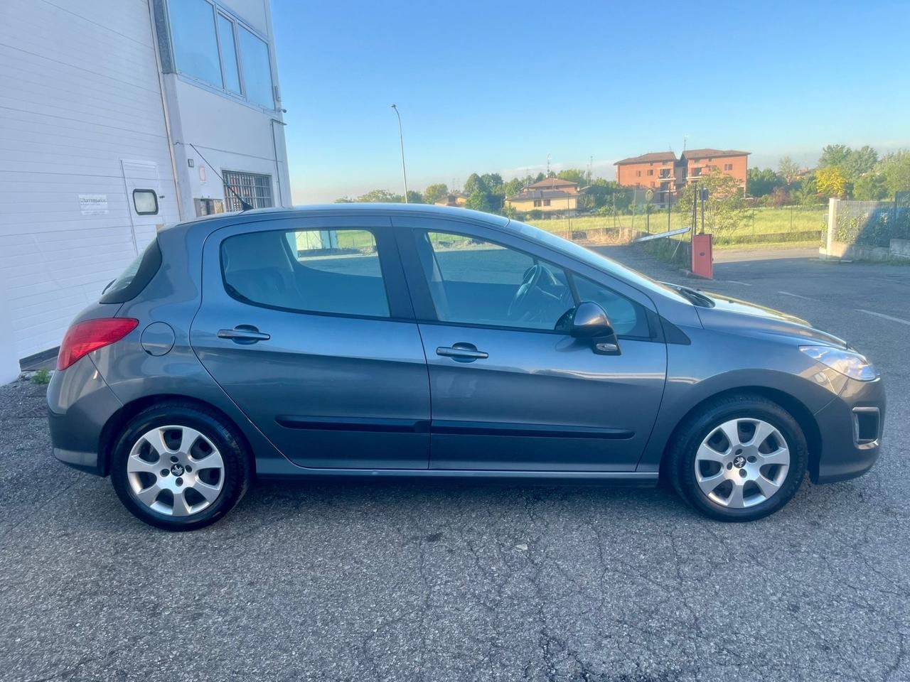 Peugeot 308 1.6hdi 2012 152.000km perfetta per neopatentati