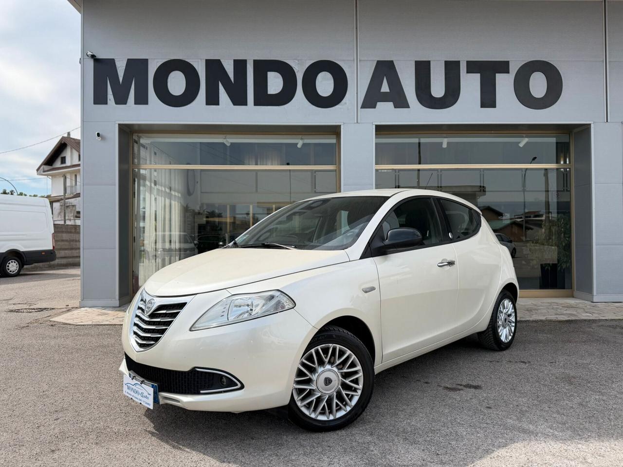 Lancia Ypsilon 1.2 69 CV 5p. GPL Ecochic Gold 2013 NEOPATENTATI