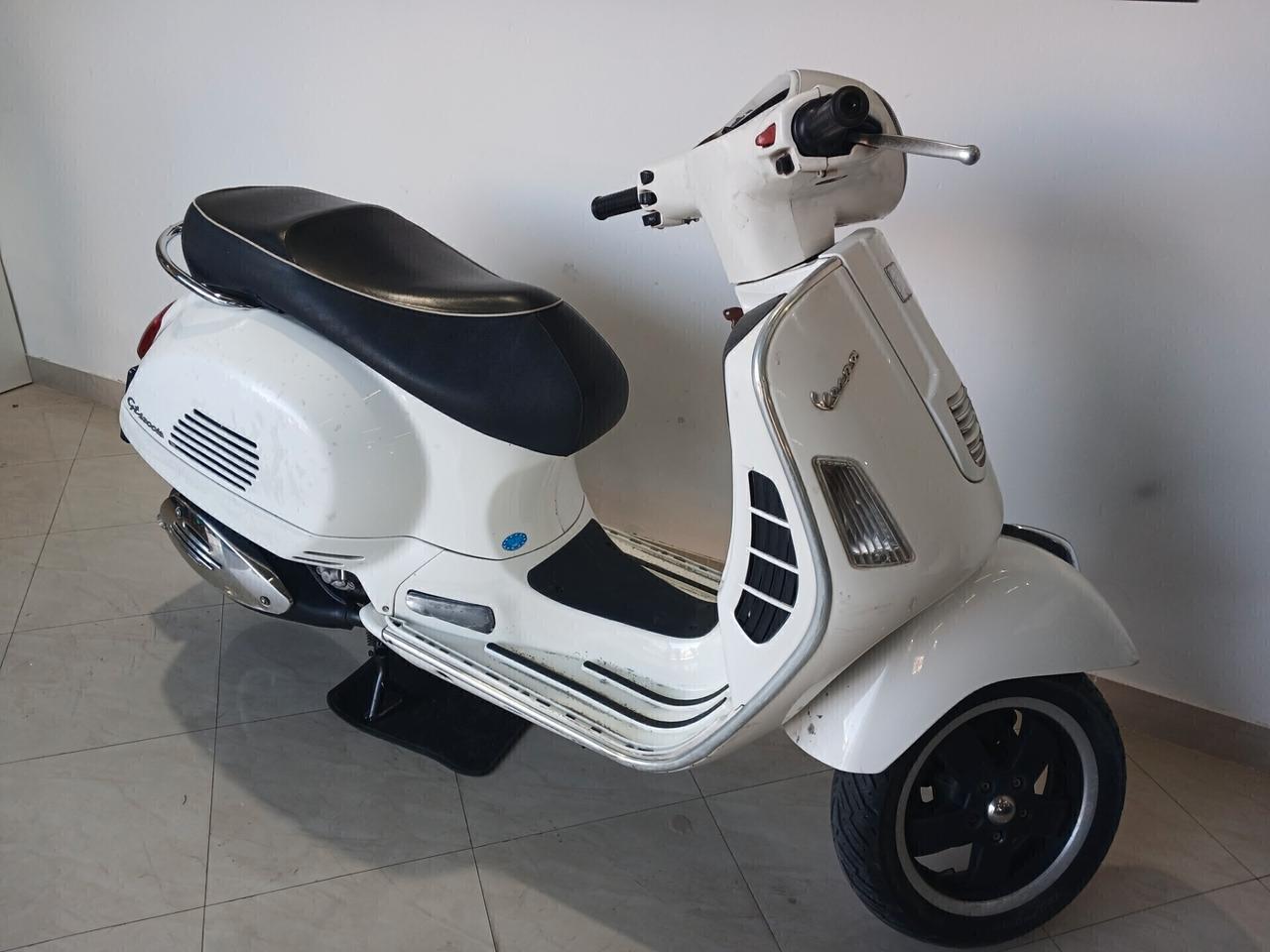 VESPA 300 GARANTITA 12 MESI