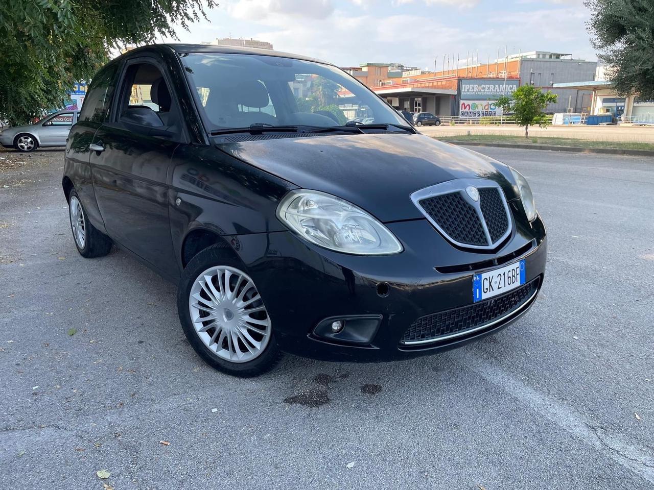 Lancia Ypsilon Restayling 1.3 MJT 75 CV Argento Full Perfett