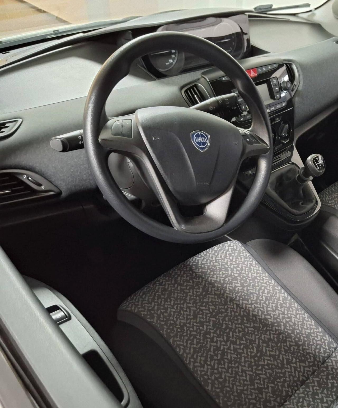 Lancia Ypsilon 1.2 69 CV 5 porte S&S Gold