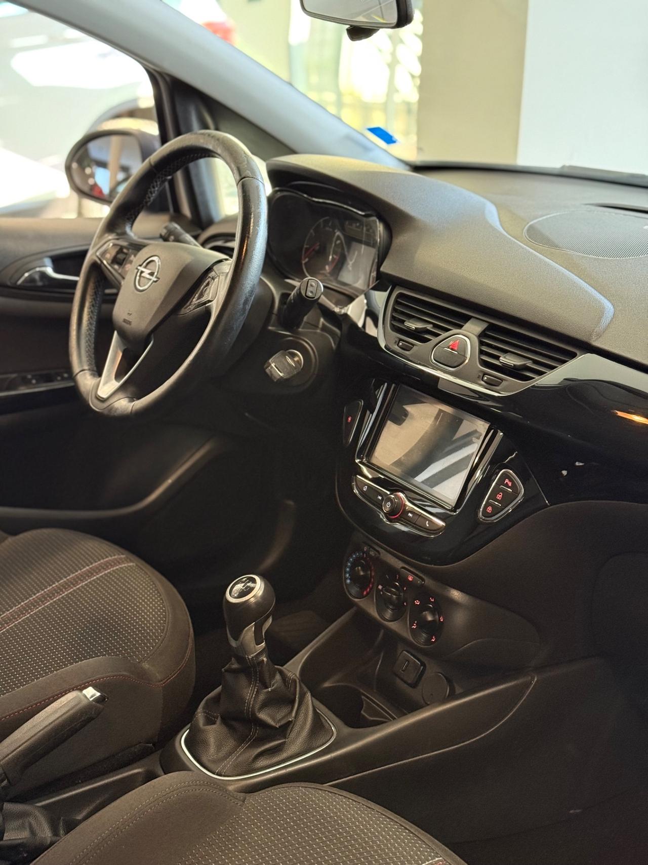 Opel Corsa 1.2 5 porte b-Color