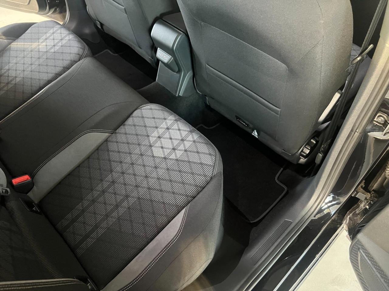 Volkswagen Polo 1.0 TSI 110 CV DSG R-Line OK NEOPATENTATI