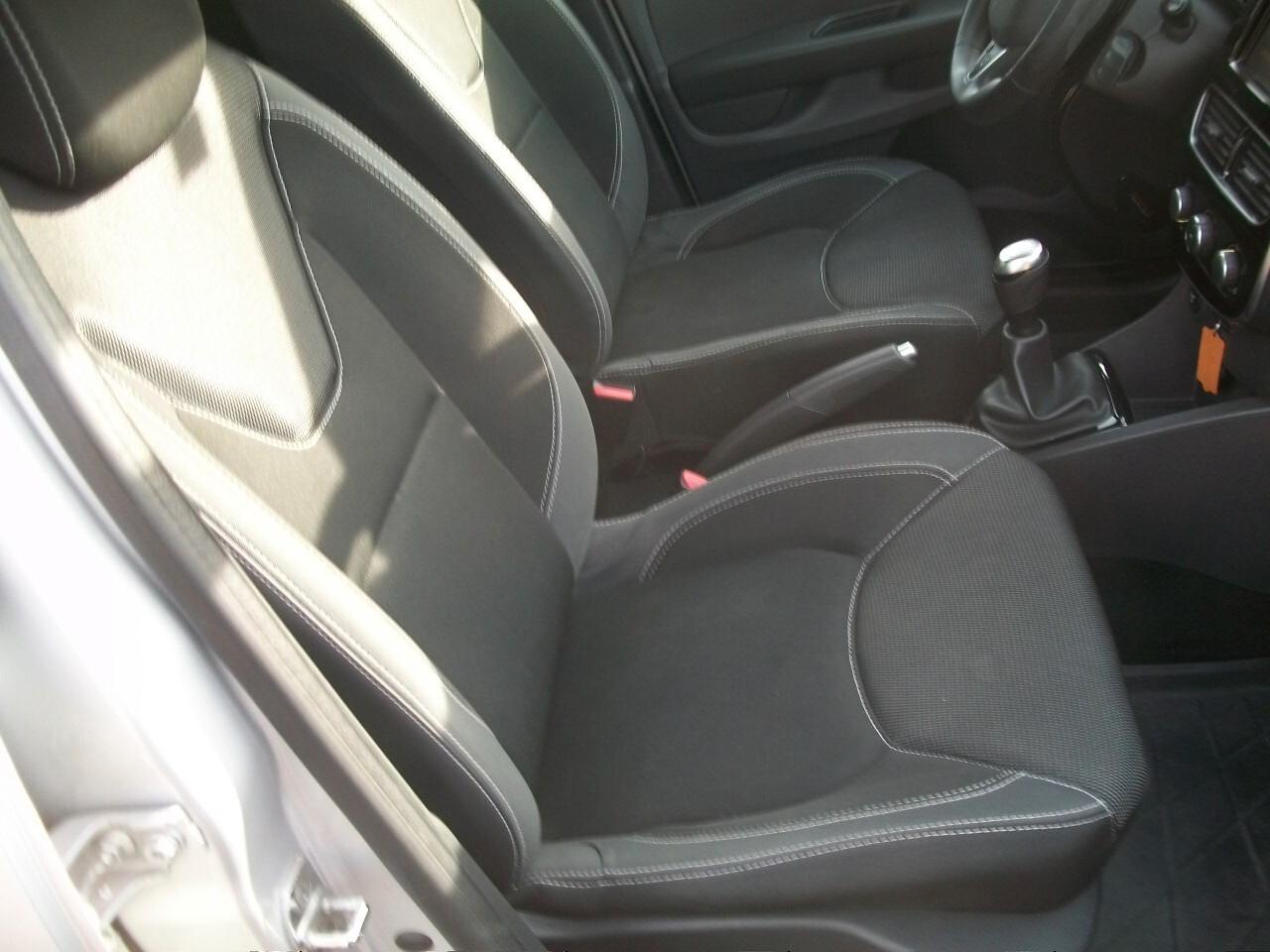 Renault Clio dCi 8V 90 CV EDC 5 porte Business CC 1461 kw 66 SI NUOVI PATENTATI GARANZIA UN ANNO